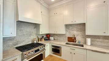 Micro-ondas, fogão, cooktop, lava-louças