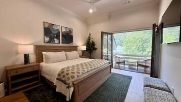 3 chambres, fer et planche à repasser, Wi-Fi, draps fournis