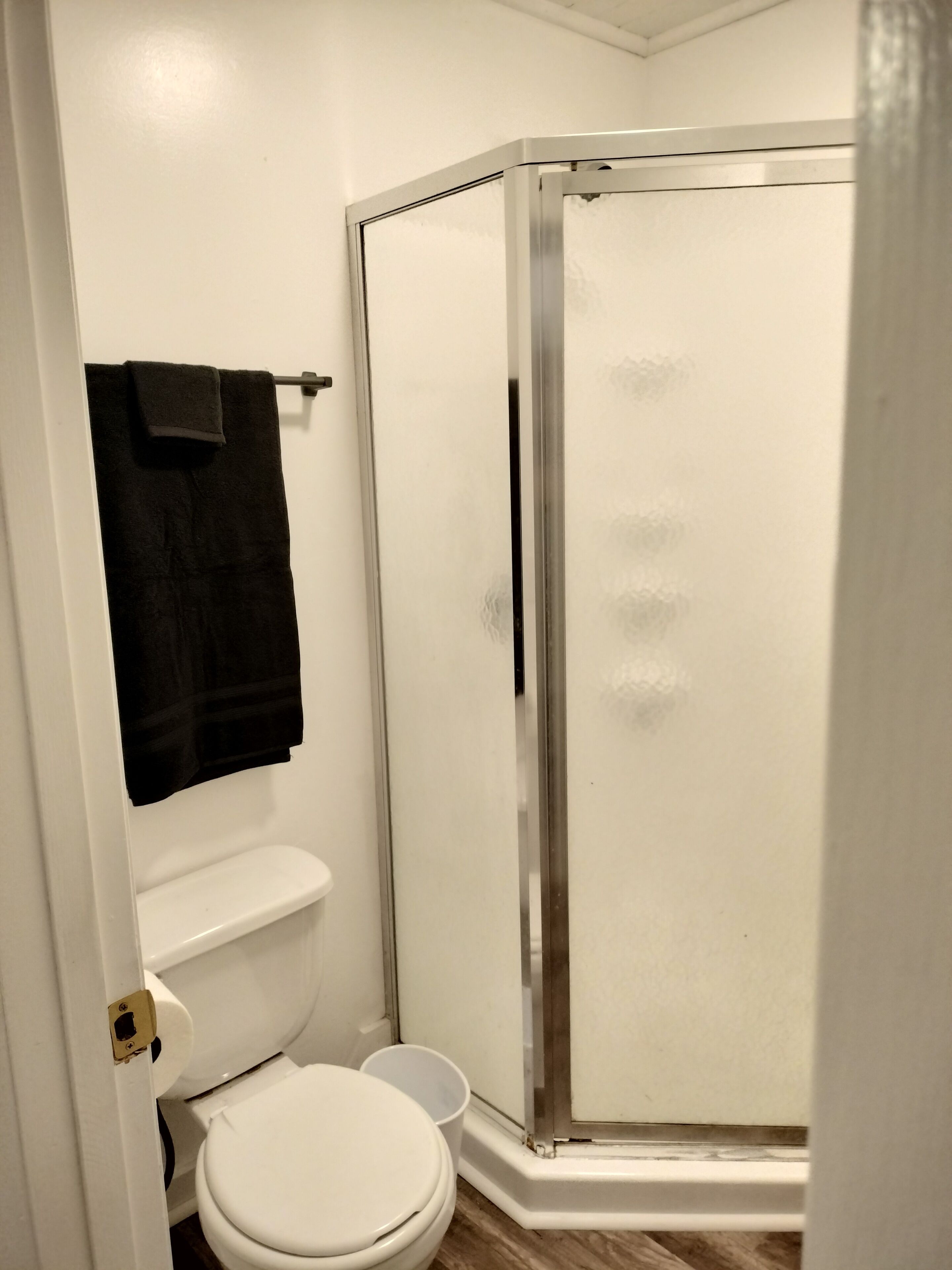 Toallas, jabón, papel higiénico