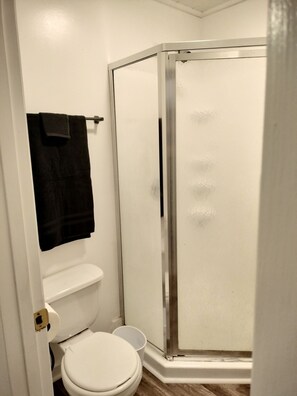 Handtücher, Seife, Toilettenpapier