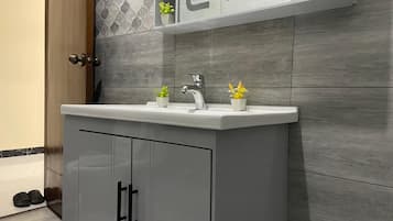 Bruser, håndklæder, Sæbe, Toiletpapir