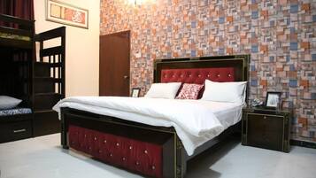 Iron/ironing board, internet, bed sheets
