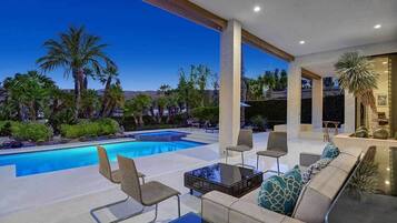 ุญู
ุงู
ุณุจุงุญุฉ