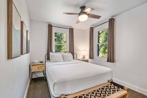 4 habitaciones, tabla de planchar con plancha, wifi y ropa de cama