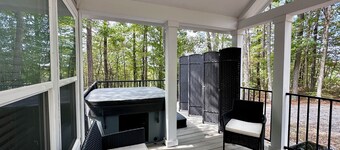 Tiny House minutes from the HEART of MENTONE