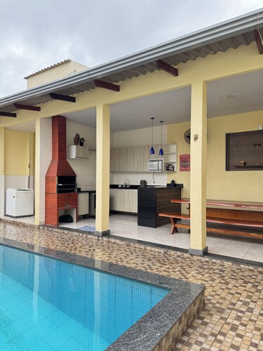 House with pool and gourmet area for up to 8 people