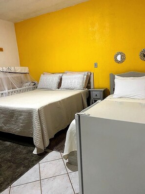 Laptop workspace, blackout drapes, iron/ironing board, free WiFi