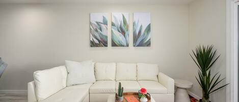 Smart-TV, bordtennis og bøker