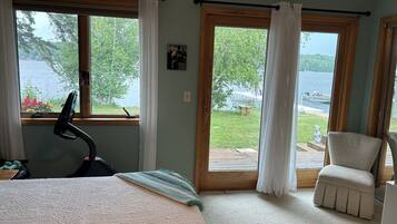 Iron/ironing board, internet, bed sheets