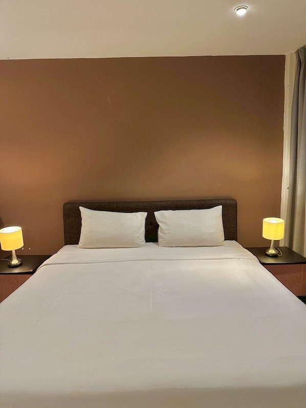 Family Suite | In-room safe, blackout drapes, iron/ironing board, free WiFi