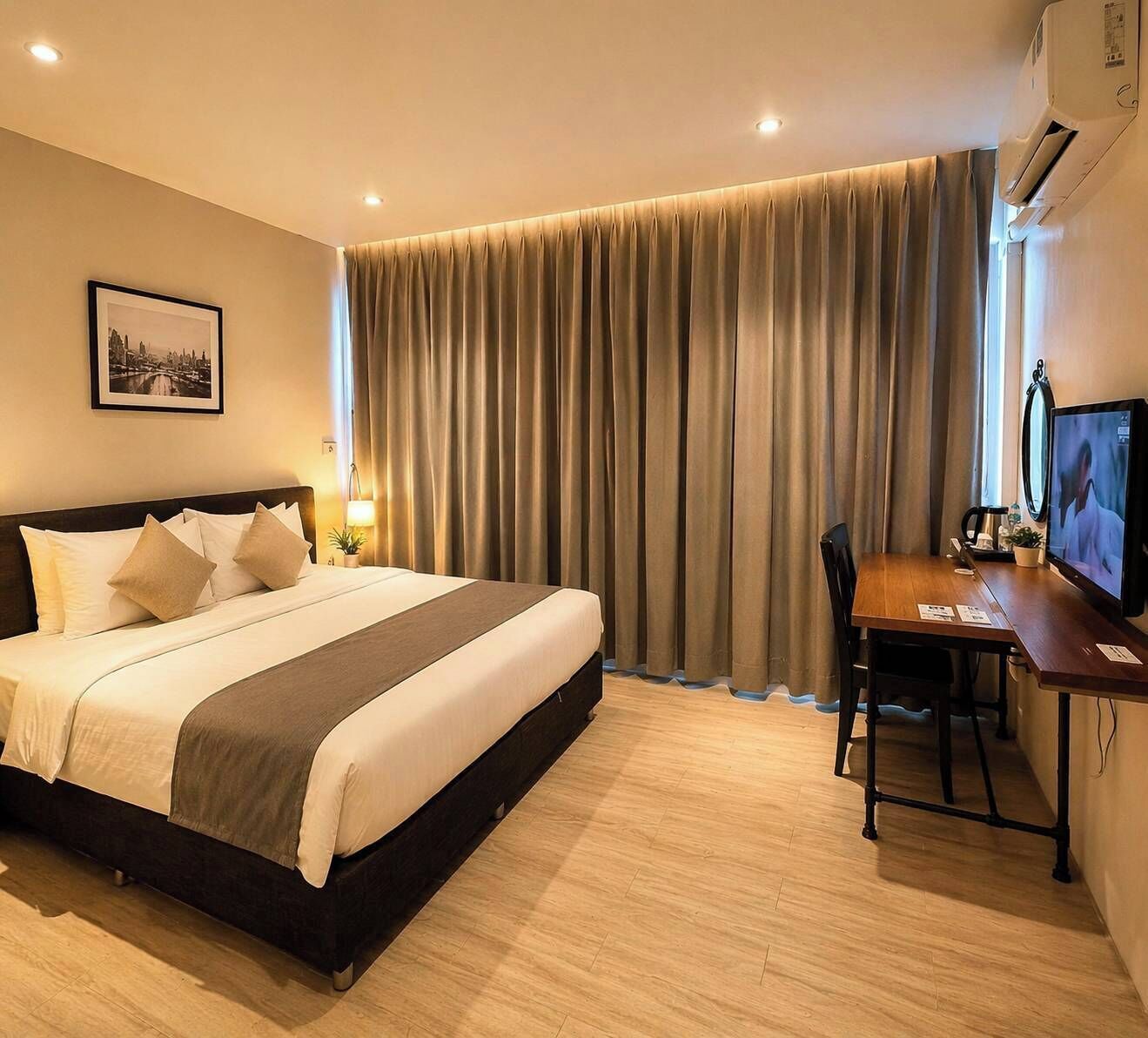 Budget Double Room | セーフティボックス (室内)、遮光カーテン、アイロン / アイロン台、WiFi (無料)