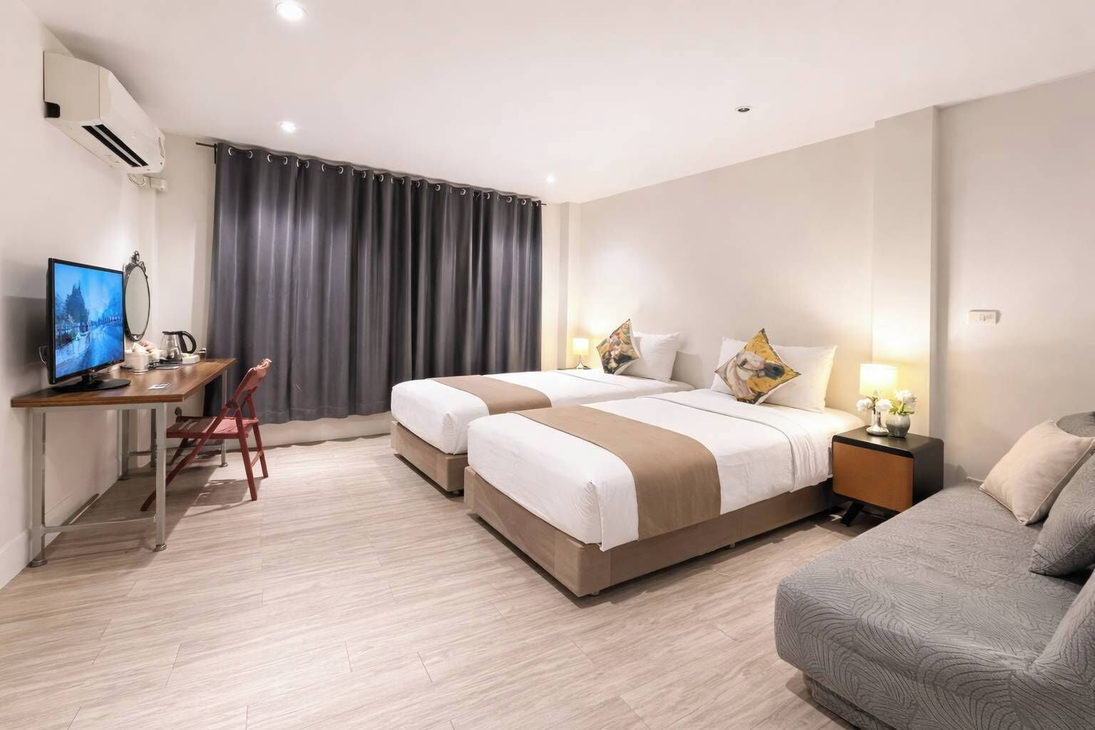 デラックス ツインルーム | セーフティボックス (室内)、遮光カーテン、アイロン / アイロン台、WiFi (無料)