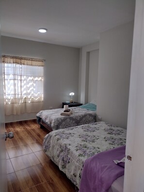 4 bedrooms, free WiFi - Delightful 4bedroom house in Plateritos,Canoas d Punta Sal,Contralmirante Villar (Tumbes)