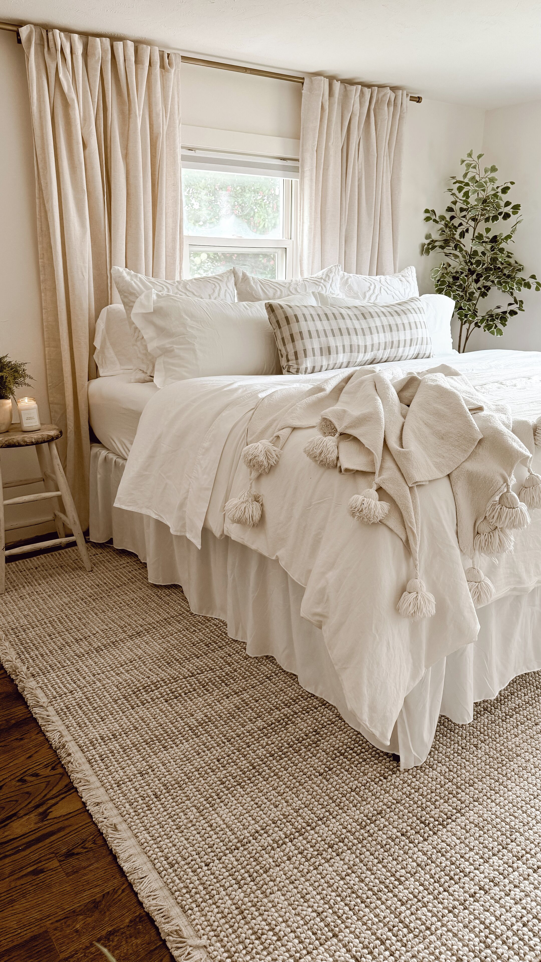 2 bedrooms, internet, bed sheets