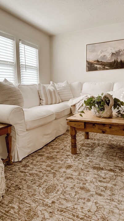 1920s cottage with AC in charming Greenleaf