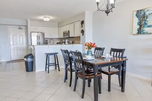 Dining - Beachside 2BR Condo in Destin w/ AC & Gym (Destin)