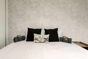 2 slaapkamers, een strijkplank/strijkijzer