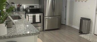 Concord Private Guest Suite - 5 Mins to Atrium & Downtown