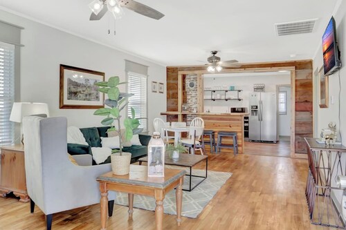 2 Bed 2 Bath House for Your Getaways!