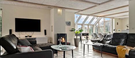 Smart TV, fireplace, table football