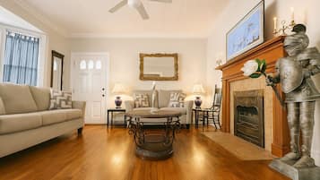 TV, fireplace
