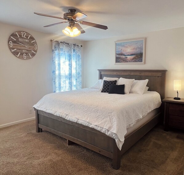 4 bedrooms, iron/ironing board, free WiFi, bed sheets