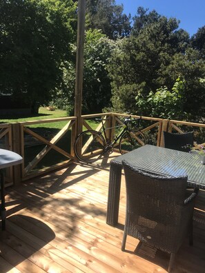 Outdoor dining - Cozy small cottage in Nykøbing Sjælland (Nykøbing Sj)