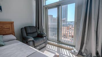 4 bedrooms, iron/ironing board, WiFi