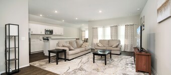 Stylish 3BR Home in Broken Arrow - Luxury, Comfort & Style