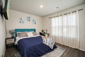 3 bedrooms, iron/ironing board, WiFi