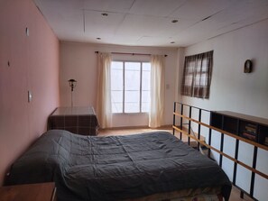 1 bedroom, WiFi, bed sheets - The House of Napoli (Trelew)