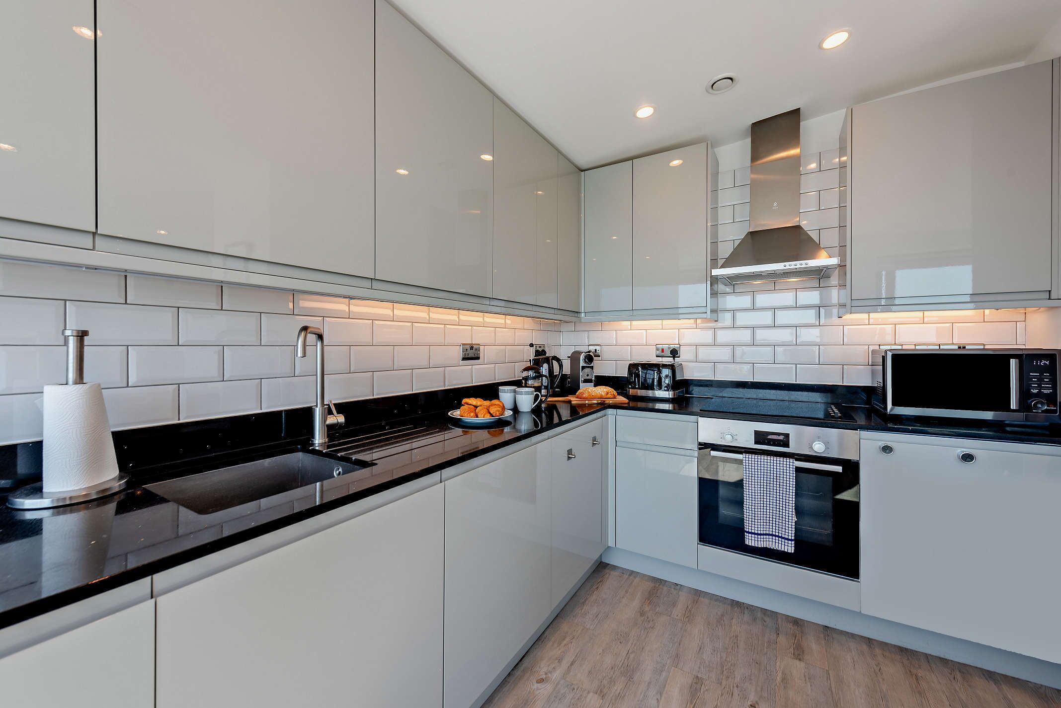 Microwave, oven, dishwasher, paper towels