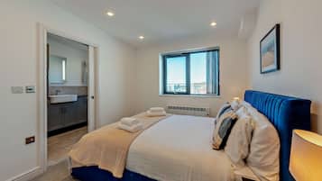 2 bedrooms, iron/ironing board, travel cot, free WiFi