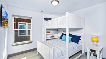 2 bedrooms, internet, bed sheets