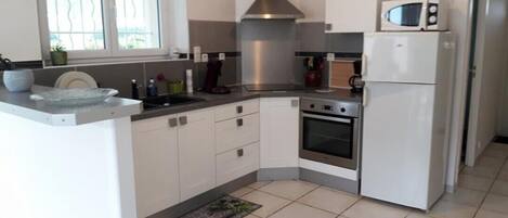 Microwave, dishwasher