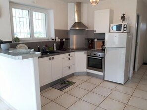 Microwave, dishwasher