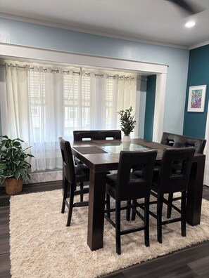 Dining - Charming 3-bedroom house with AC in Indianapolis (Indianapolis)