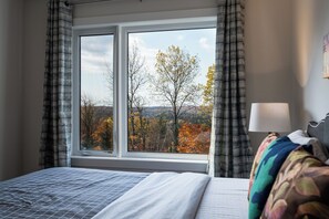 6 slaapkamers, een strijkplank/strijkijzer, internet, beddengoed