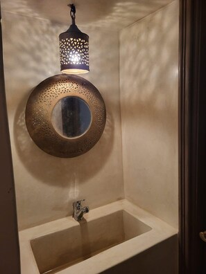 Handdukar och toalettpapper