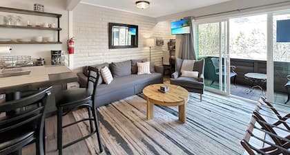 Charming Ketchum Studio: Walk to Lifts & Downtown