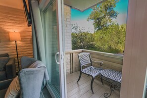 Terrace/patio - Sun Valley Studio - Open and Airy - Walk to Lifts, Town and Trails (Ketchum)