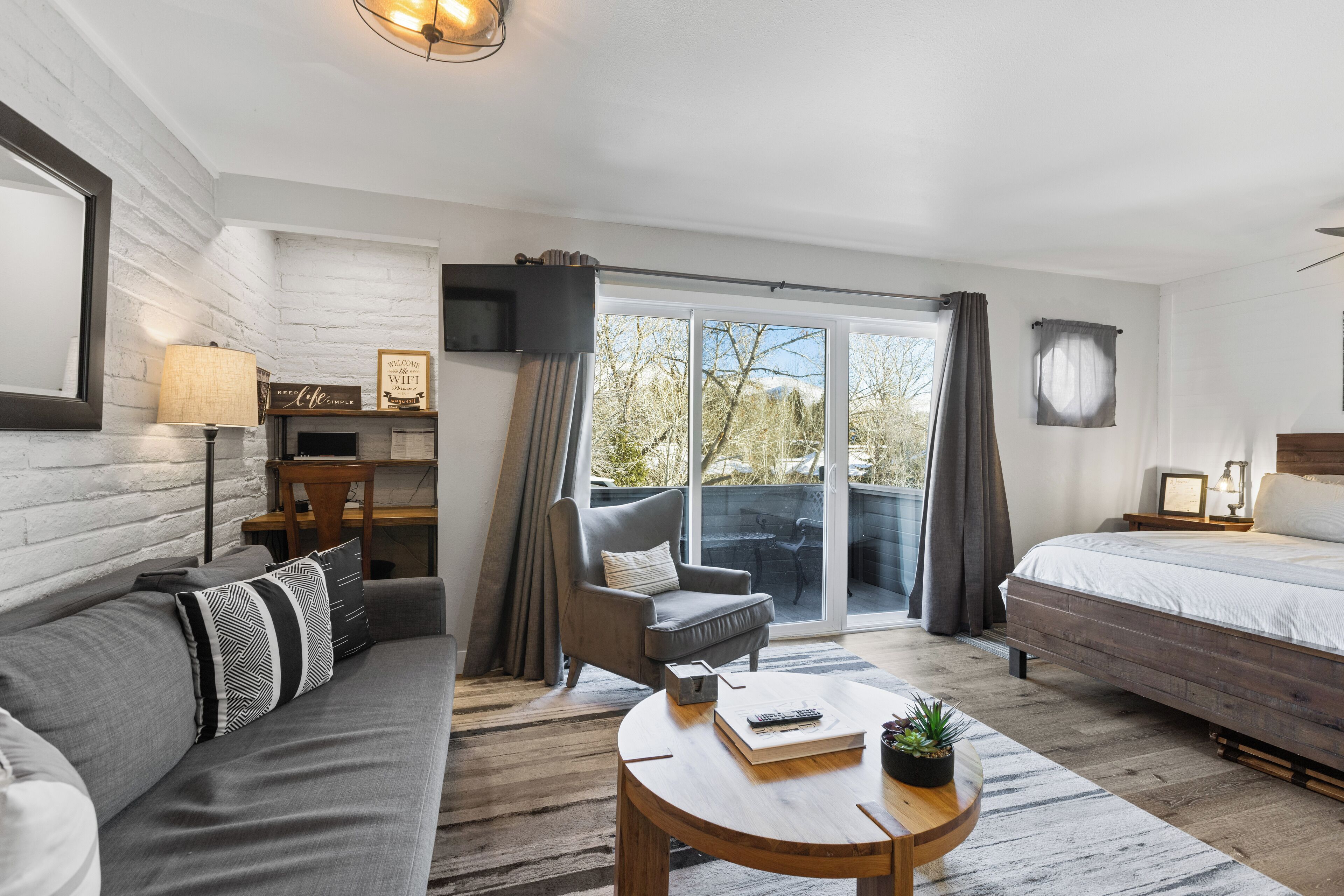 1 chambre, bureau, fer et planche à repasser, Wi-Fi gratuit