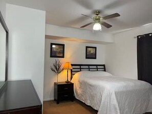 4 chambres, fer et planche à repasser, accès au Wi-Fi (inclus)