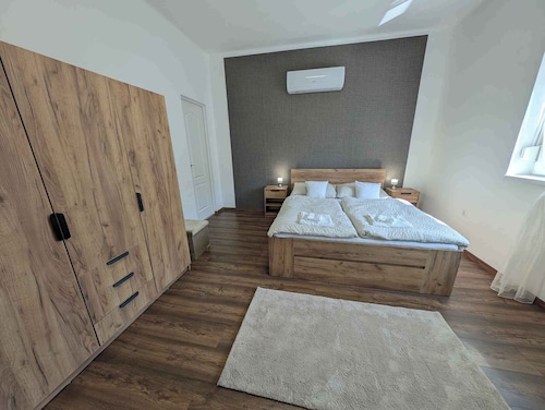 Holiday home in the town centre with air conditioning and WLAN