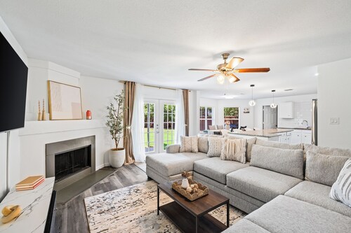 Central Frisco 4BR 8Bed Quiet Villa w/ Pool & Game