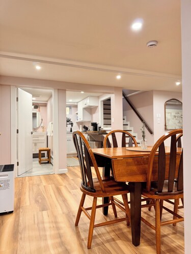 Charming Newly Renovated 2-bedroom apartment in Fairfield