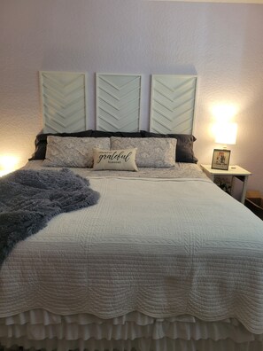 3 bedrooms, desk, free WiFi, bed sheets