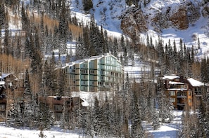 Exterior - New Listing!  Ski in/Ski out to Snowbird in Beautiful Two Bedroom with Stunning Views (Alta)