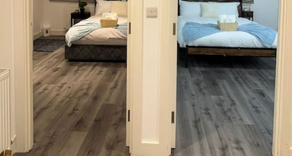 Ideal Heathrow Base. 2BR, 2BA Apt in Hounslow
