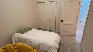 3 bedrooms, WiFi, bed sheets